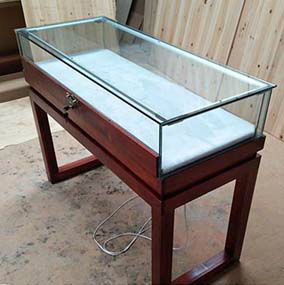 木质贴皮珠宝展柜定制工厂